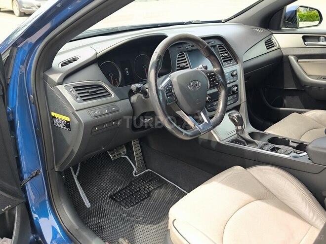 Hyundai Sonata-6