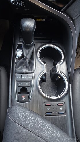 Toyota Camry-15