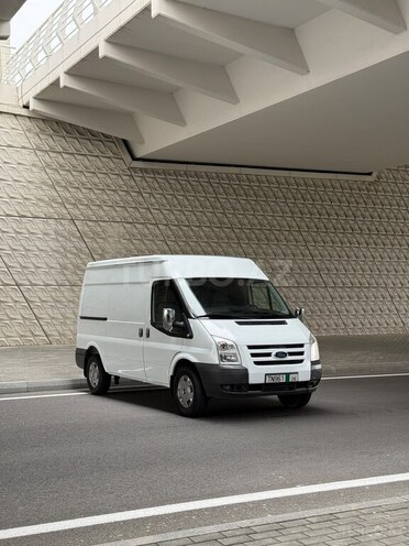 Ford Transit-5