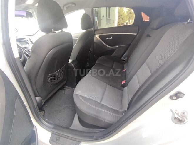 Hyundai Elantra-7