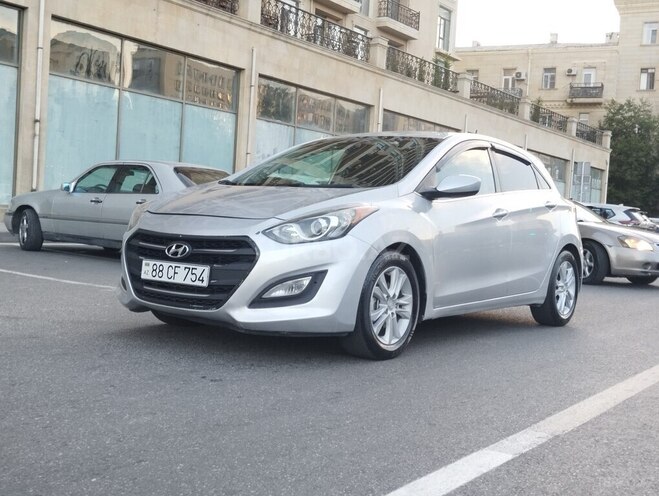 Hyundai Elantra-2