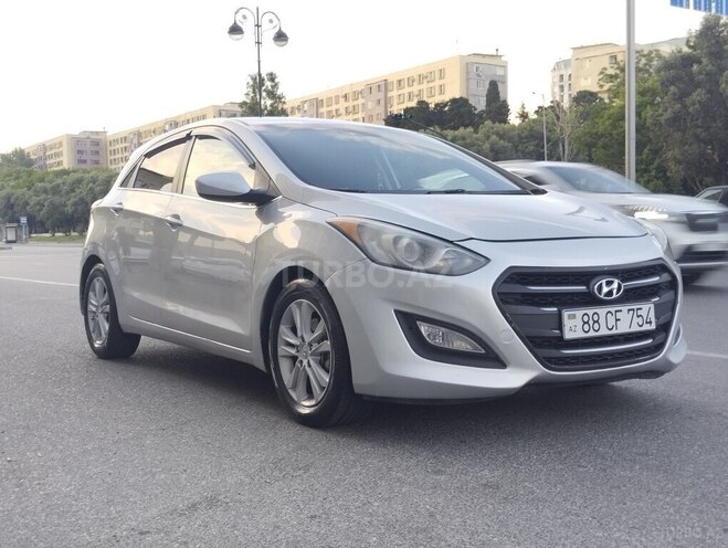 Hyundai Elantra-1