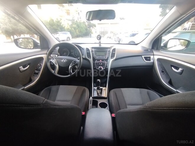 Hyundai Elantra-6