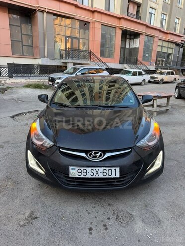 Hyundai Elantra-1