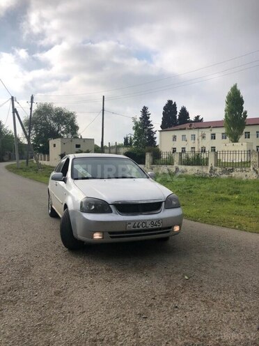 Chevrolet Lacetti-1