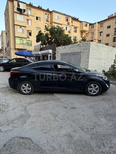 Hyundai Elantra-6
