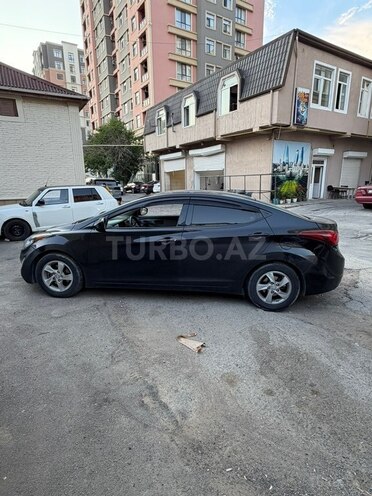 Hyundai Elantra-7