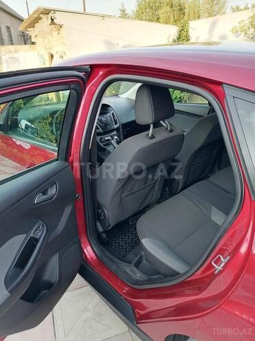 Ford Focus-11