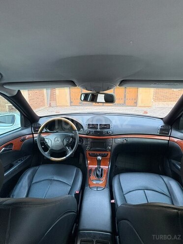 Mercedes E 200-3