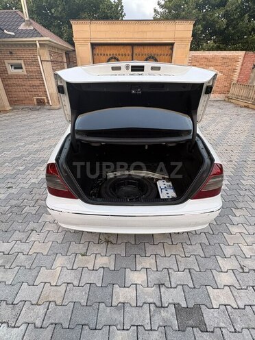 Mercedes E 200-8