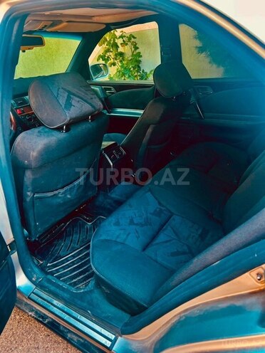 Mercedes E 280 4MATIC-7