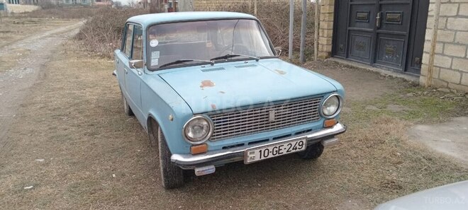 LADA (VAZ) 21011-1