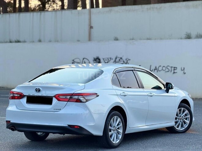 Toyota Camry-9