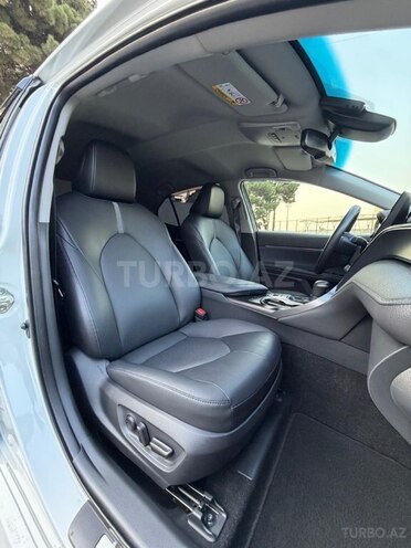 Toyota Camry-14