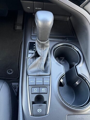 Toyota Camry-16