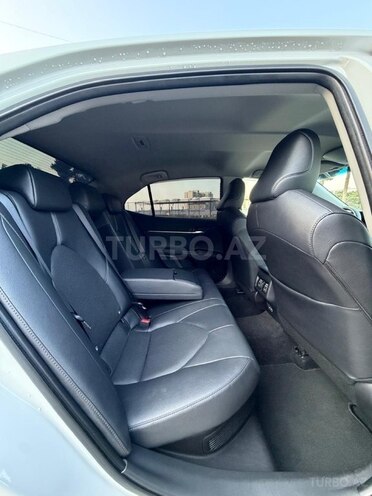 Toyota Camry-15