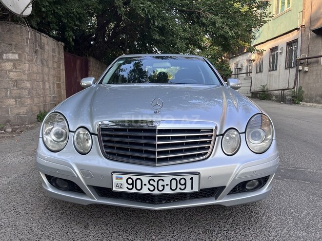 Mercedes E 220-1