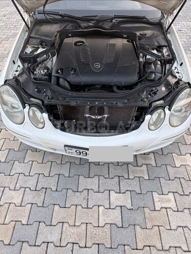 Mercedes E 200-10