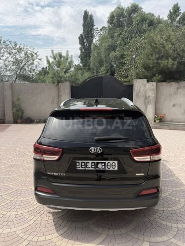Kia Sorento-2