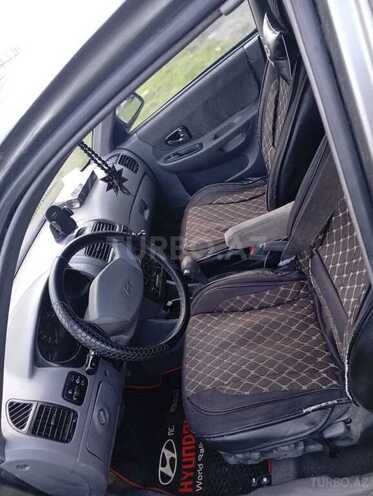 Hyundai Accent-6
