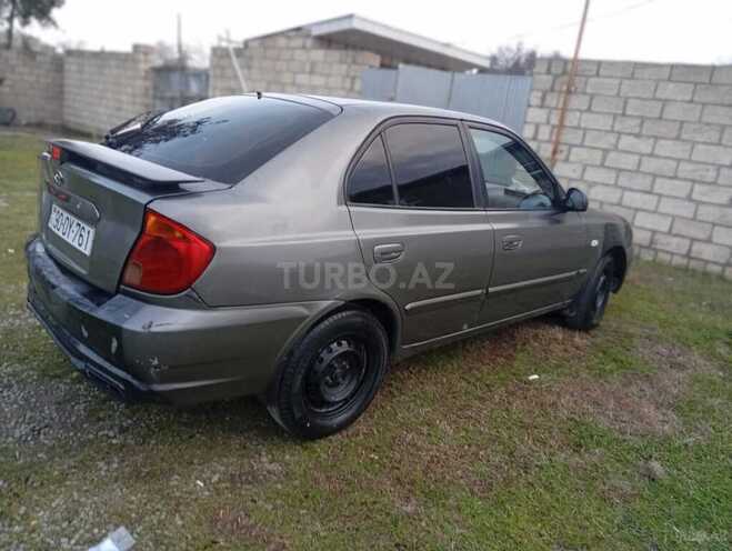 Hyundai Accent-3