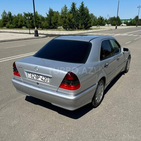 Mercedes C 200-11