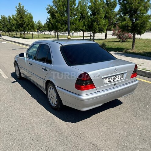 Mercedes C 200-9