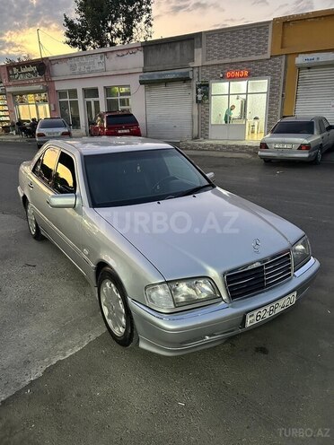 Mercedes C 200-21