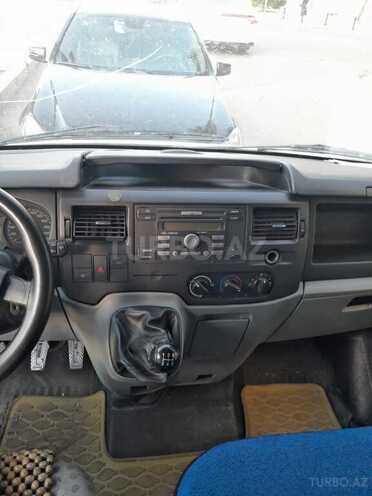 Ford Transit-3