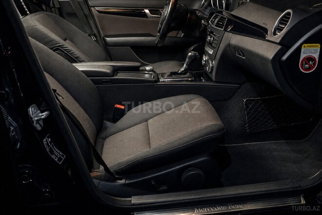 Mercedes C 250-11