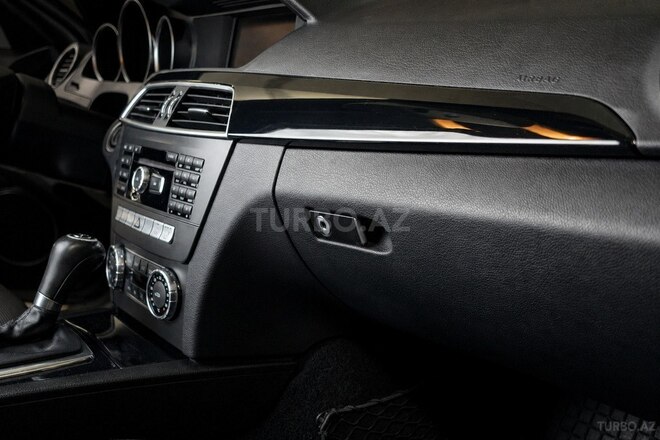 Mercedes C 250-12