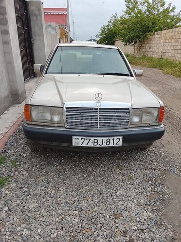 Mercedes 190-1