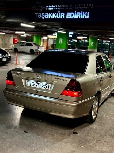 Mercedes C 200-8
