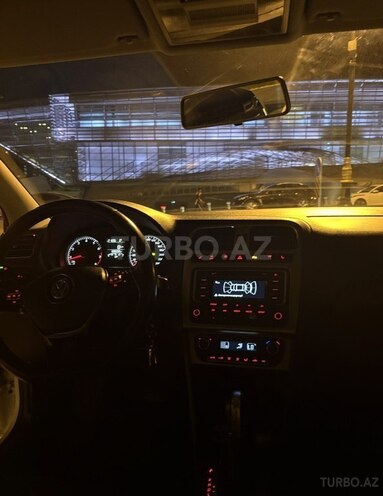 Volkswagen Polo-9