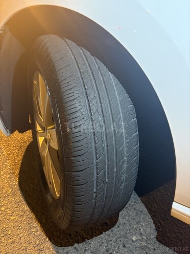 Volkswagen Polo-6