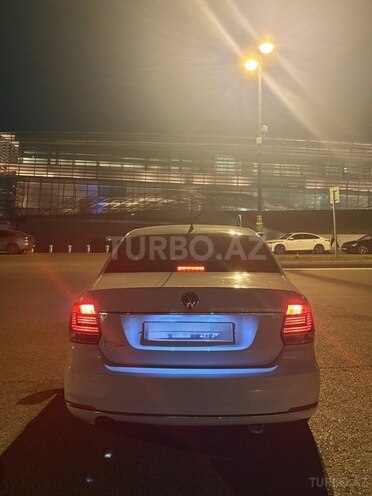 Volkswagen Polo-4
