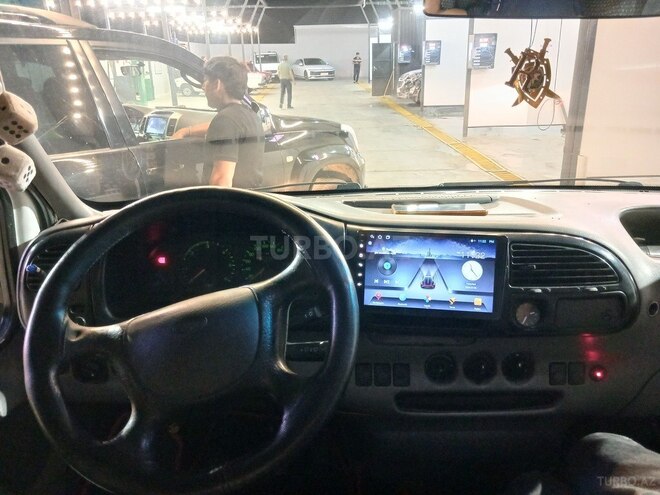 Ford Transit-3