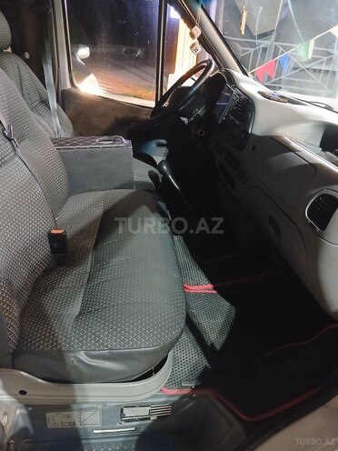 Ford Transit-4