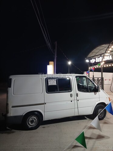 Ford Transit-6