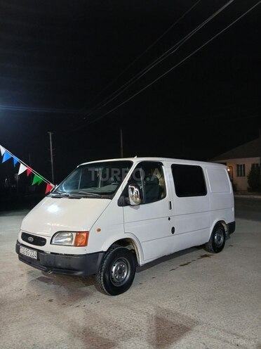 Ford Transit-8