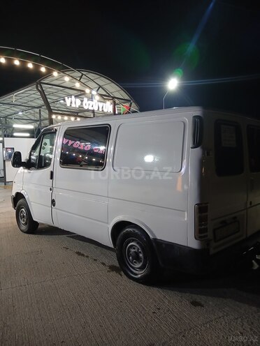 Ford Transit-9