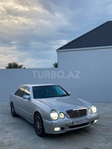 Mercedes E 270-5