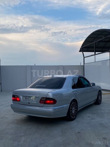 Mercedes E 270-14