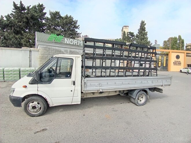 Ford Transit-7