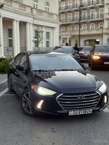Hyundai Elantra-3