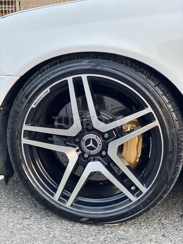 Mercedes C 320-9