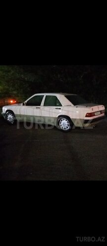 Mercedes 190-8