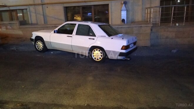 Mercedes 190-10