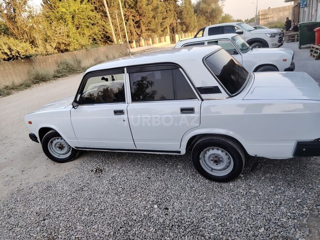 LADA (VAZ) 2107-2
