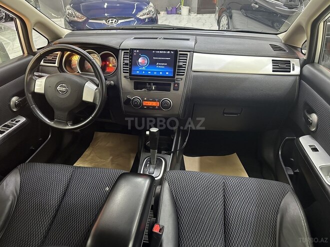Nissan Tiida-16